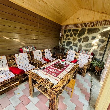 Guest House Poligloti Telavi Ngoại thất bức ảnh