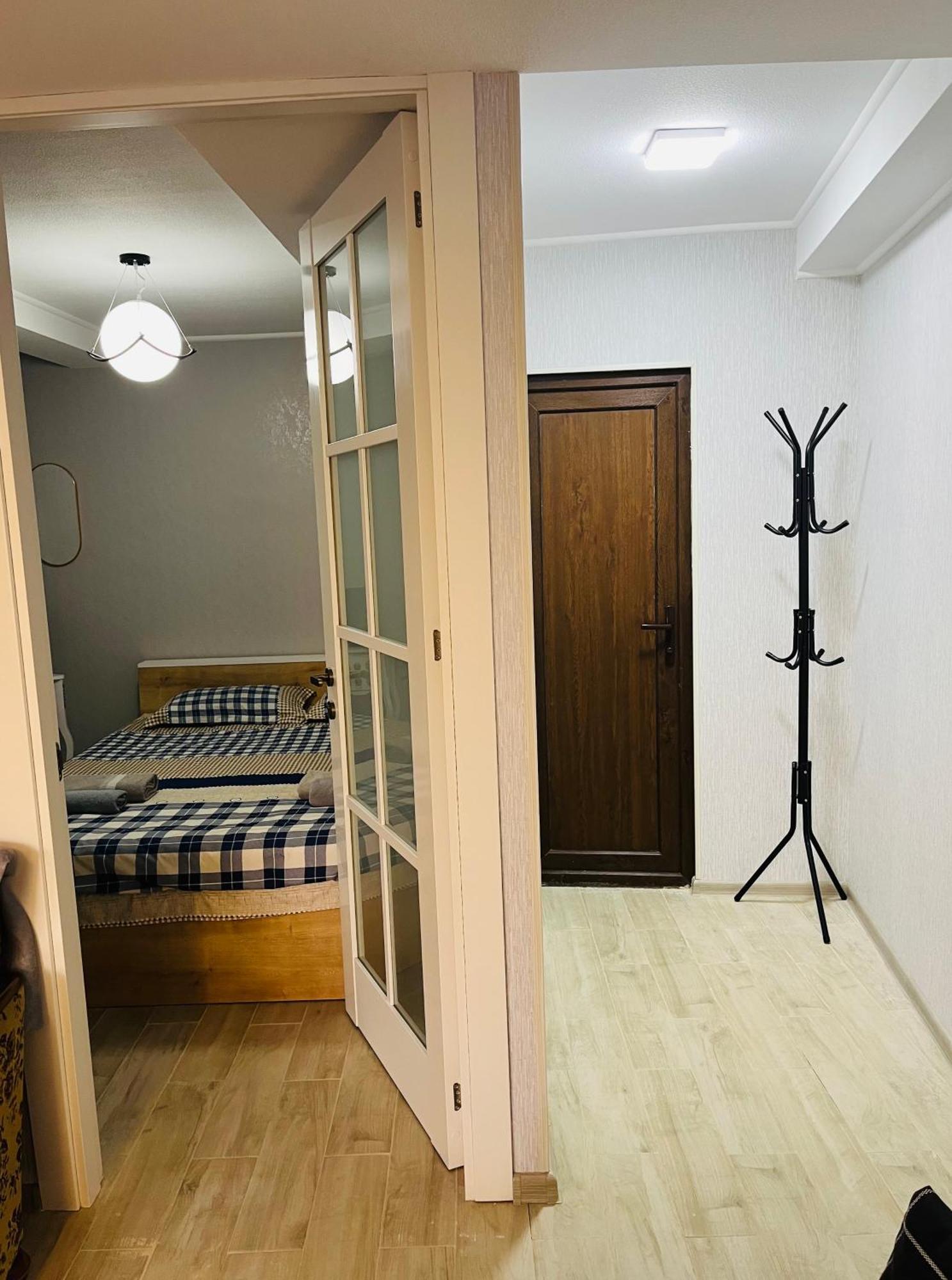 Guest House Poligloti Telavi Ngoại thất bức ảnh