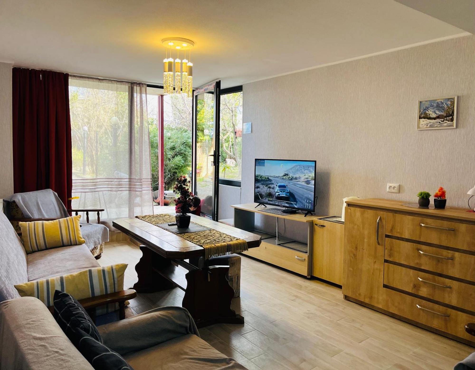 Guest House Poligloti Telavi Ngoại thất bức ảnh