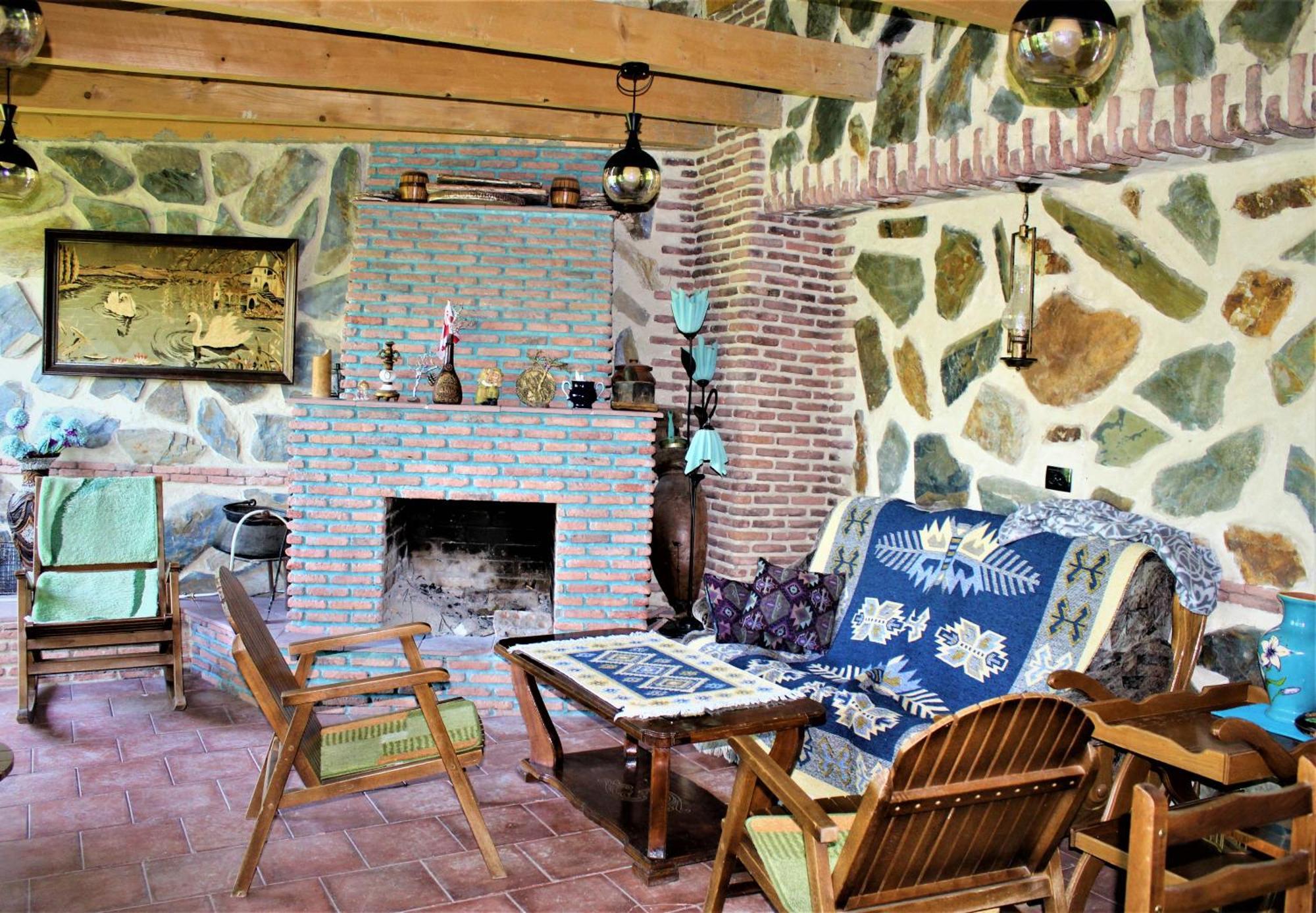 Guest House Poligloti Telavi Ngoại thất bức ảnh