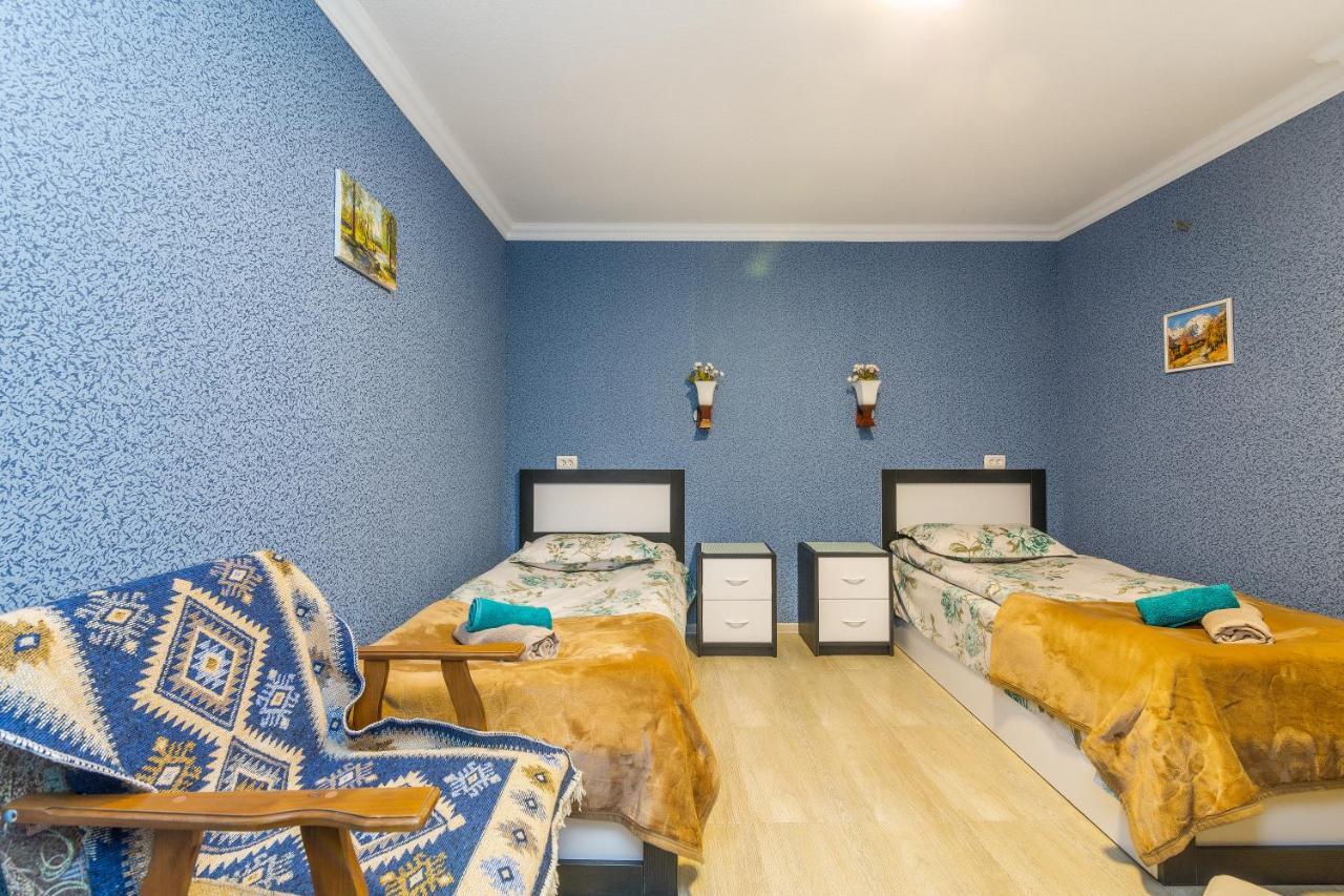 Guest House Poligloti Telavi Ngoại thất bức ảnh
