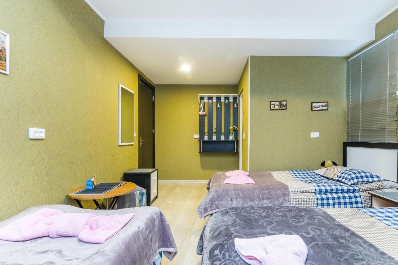 Guest House Poligloti Telavi Ngoại thất bức ảnh